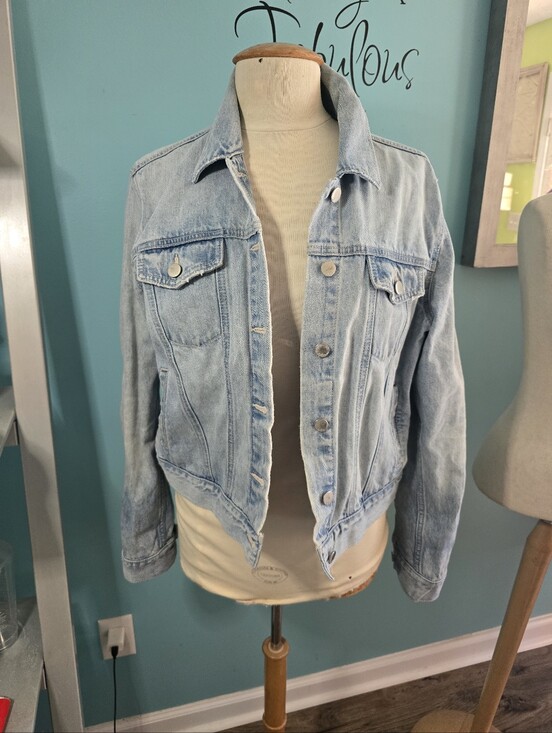 GAP Jackets & Blazers - Timeless and Chic GAP Light Blue Denim Jacket